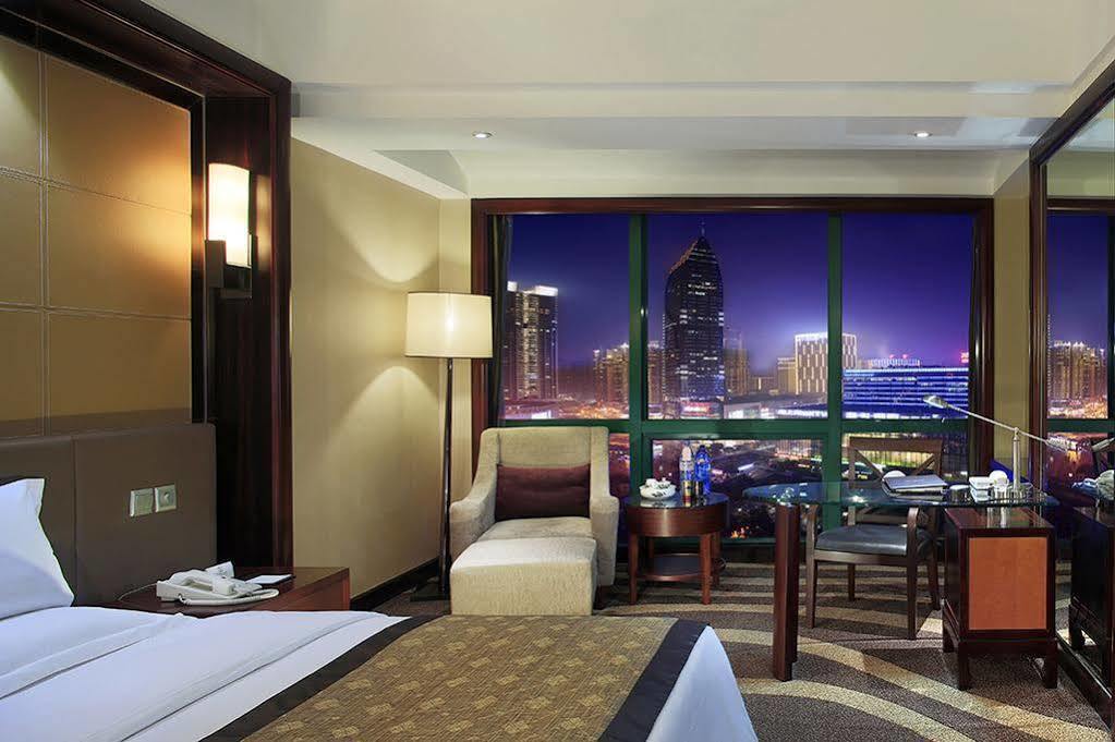Empark Grand Hotel Чунцин Экстерьер фото