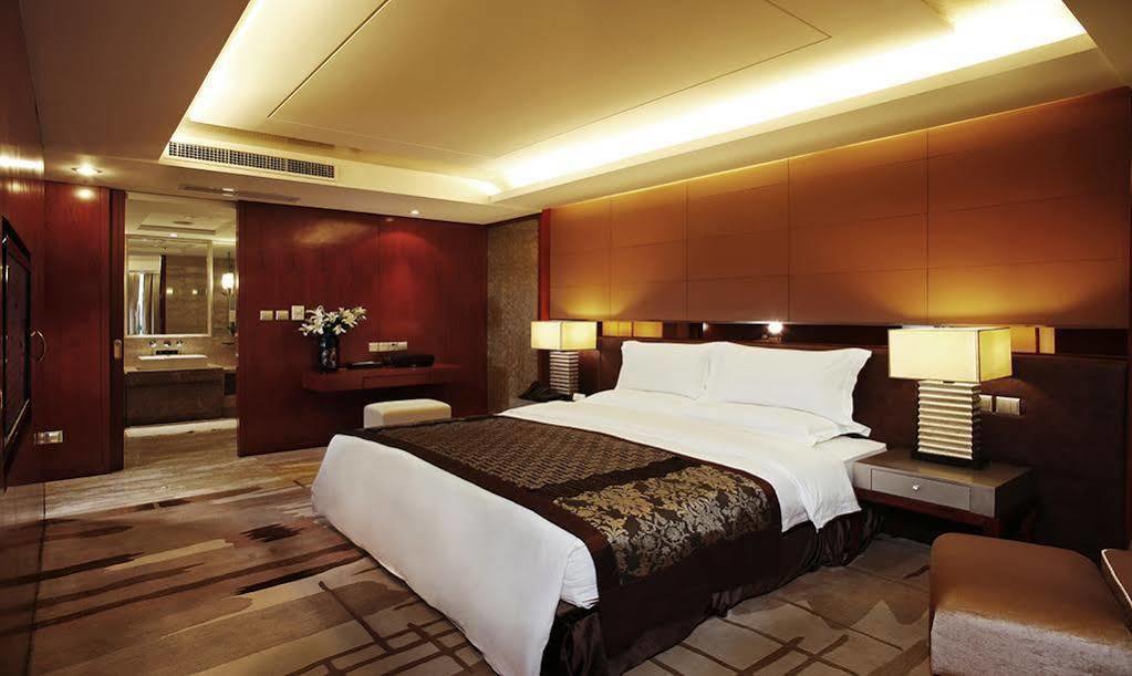 Empark Grand Hotel Чунцин Экстерьер фото