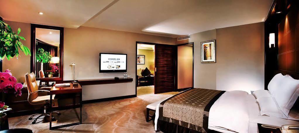 Empark Grand Hotel Чунцин Экстерьер фото